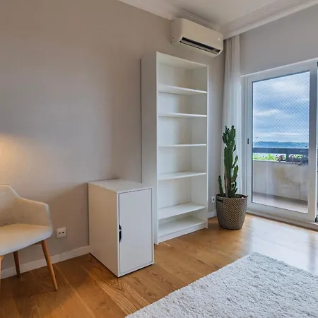 Royal 3bdr With Balcony & River View By Lovelystay * Lisboa