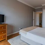 Royal 3bdr With Balcony & River View By Lovelystay Lisboa
