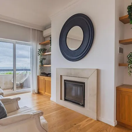 Royal 3bdr With Balcony & River View By Lovelystay