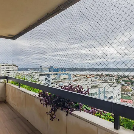 Royal 3bdr With Balcony & River View By Lovelystay