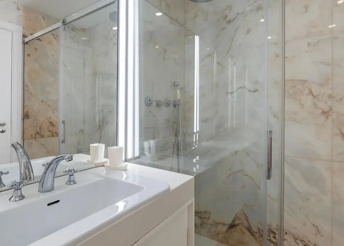 Lejlighed Royal 3bdr With Balcony & River View By Lovelystay