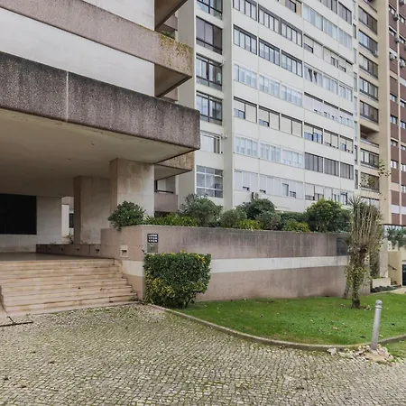 Royal 3bdr With Balcony & River View By Lovelystay * Lisboa