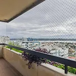 Royal 3bdr With Balcony & River View By Lovelystay