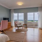 Royal 3bdr With Balcony & River View By Lovelystay *