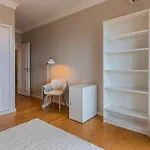 Royal 3bdr With Balcony & River View By Lovelystay